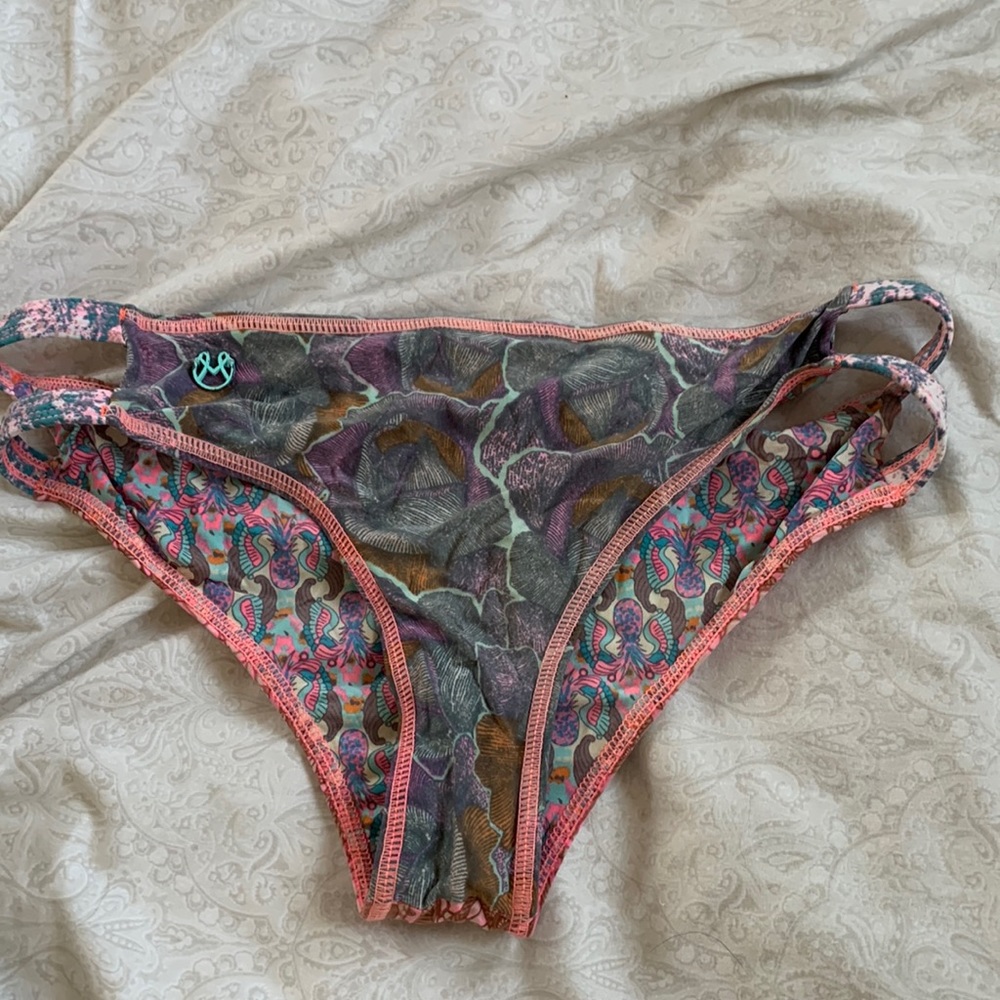 Reversible Maaji swimsuit bikini bottoms